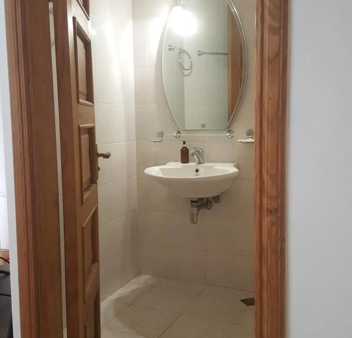 Guest house Уютный 2-Х Месный Номер С Балконом В Старом Батуми